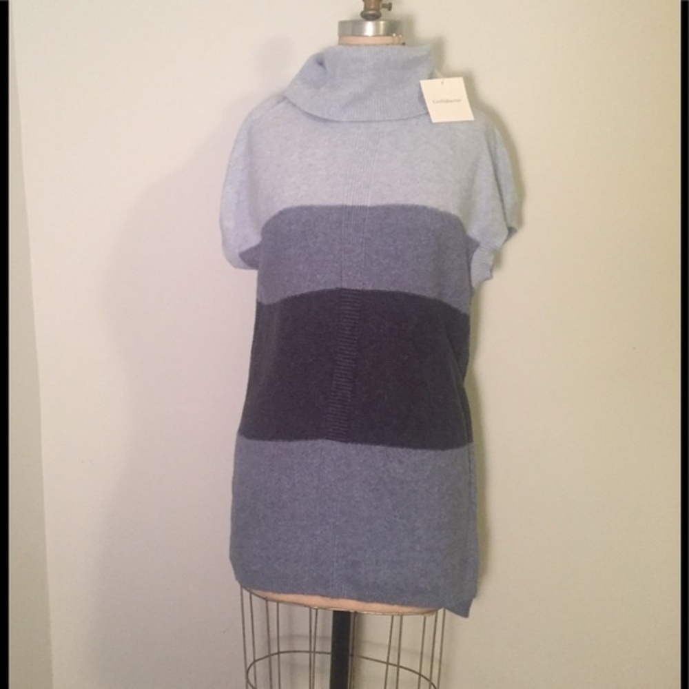 Short Sleeved thin knit sweater sz M NWT